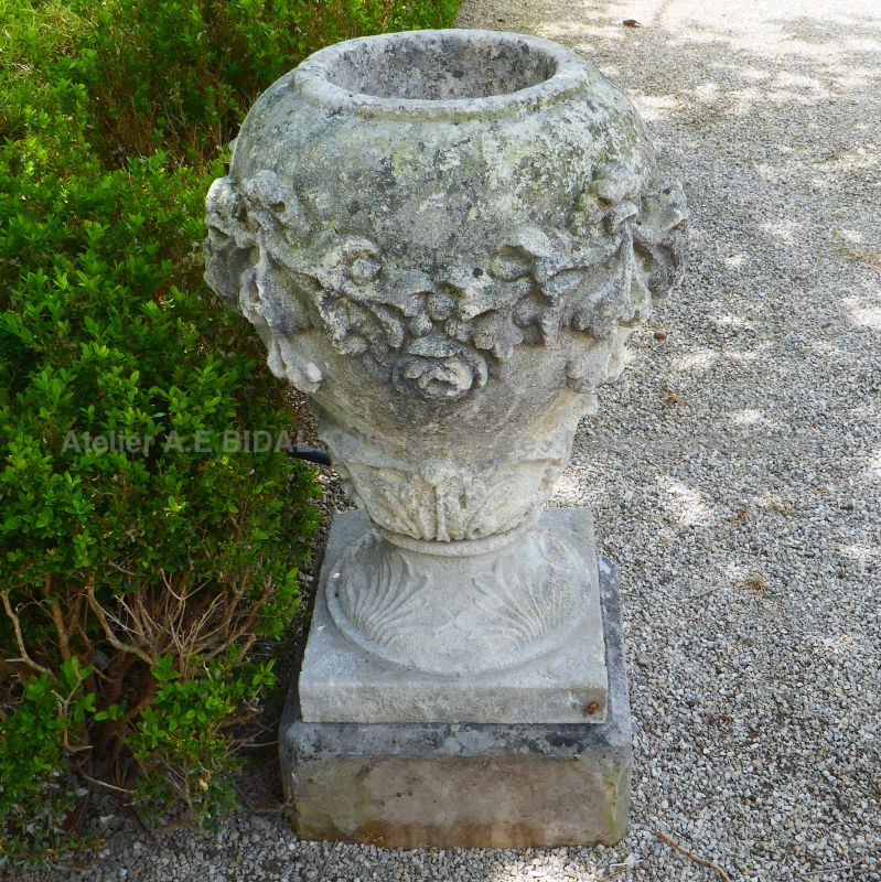 Antique vase hand-carved in patinated stone - Atelier Alain BIDAL (Provence)