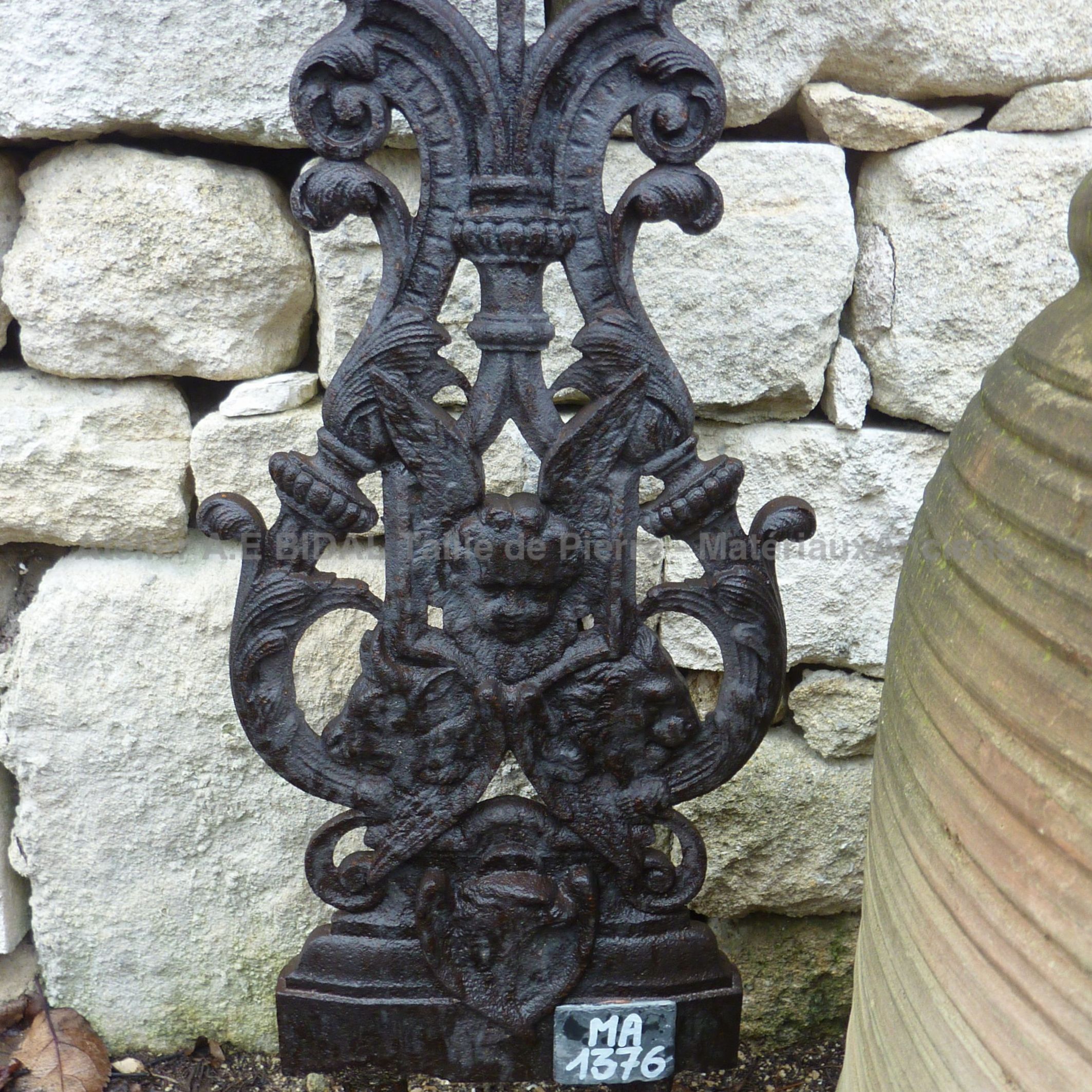 Old cross that is 1m80 high - an old cross for an old decoration with a lot of charisma.