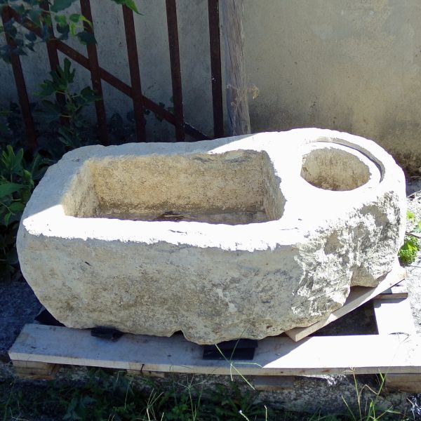 Auge ancienne en pierre à deux compartiments - Atelier Alain BIDAL (Provence)