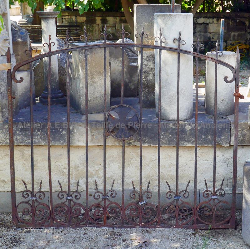 Portillon de potager ancien en fer forgé : un modèle hors du commun !
