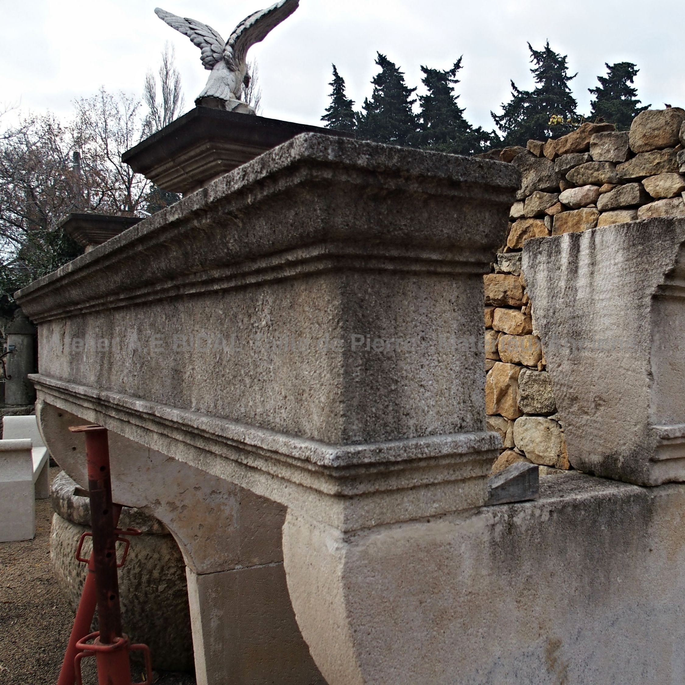 Louis 14 Fireplace with a rural style - an old fireplace with a great personality.