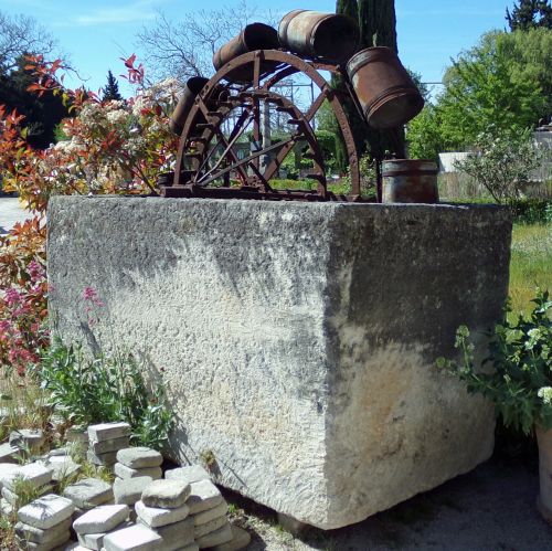 Large rectangular rustic planter in stone - Atelier Alain BIDAL (Provence)