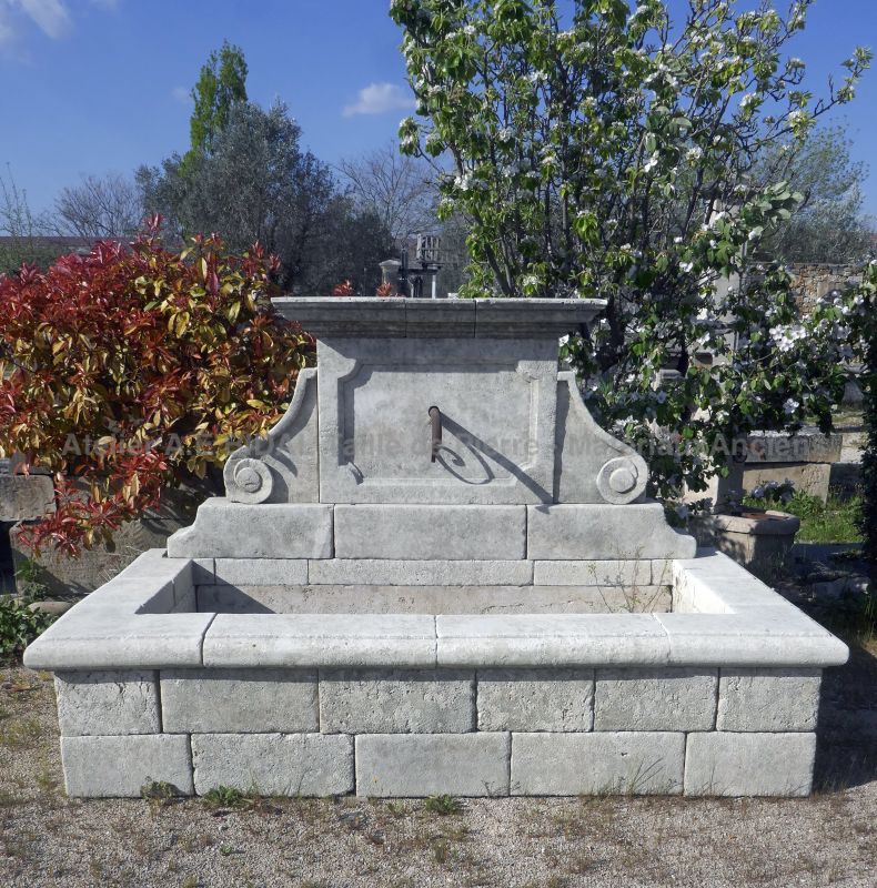 Atelier Alain BIDAL : wide selection of natural stone garden fountains at affordable prices