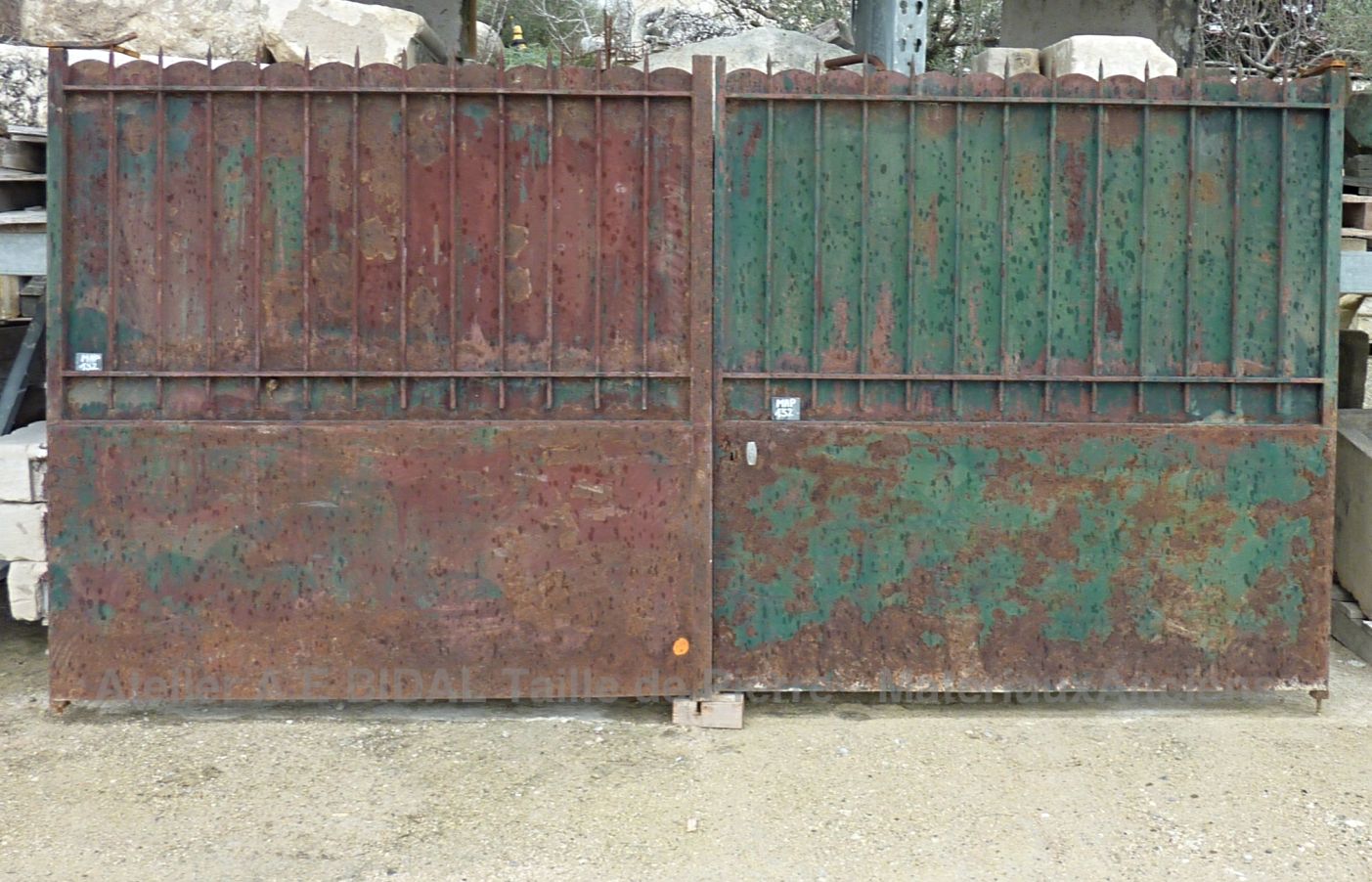 Portail ancien en fer forgé - portail en fer forgé authentique
