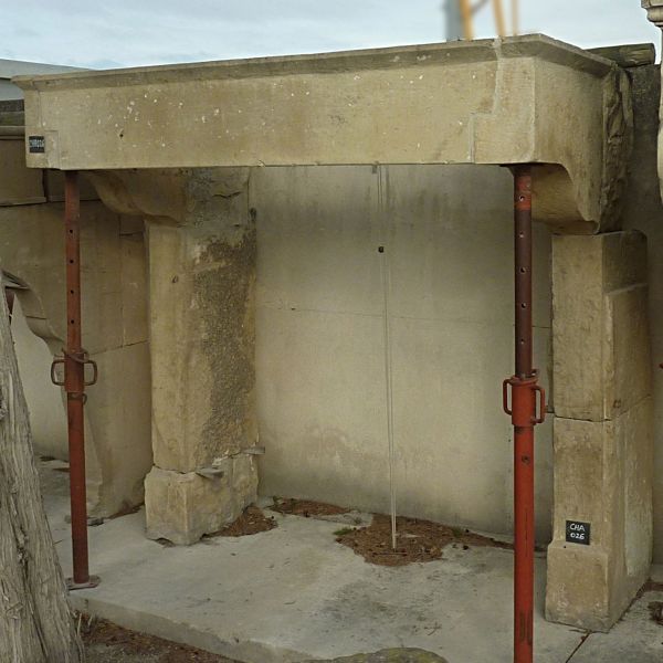 Cheminée Louis 13 - une cheminée rustique avec une personnalité modeste.