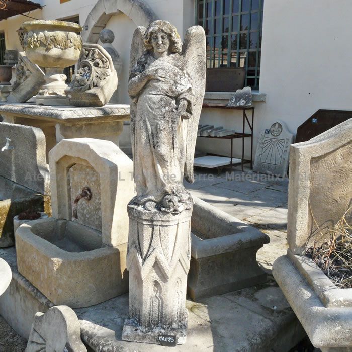 Statue d'ange en pierre ** VENDUE