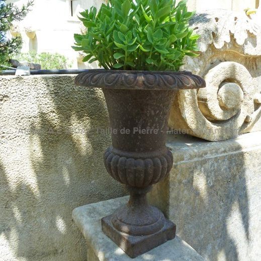 Vase ancien de type Médicis - vase ancien en fonte ancienne.