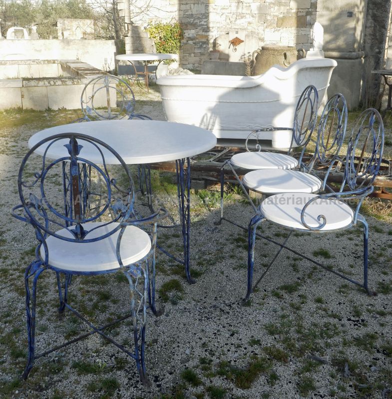 Ancien salon de jardin au charme vintage en vente chez Alain BIDAL Matériaux Anciens en Provence