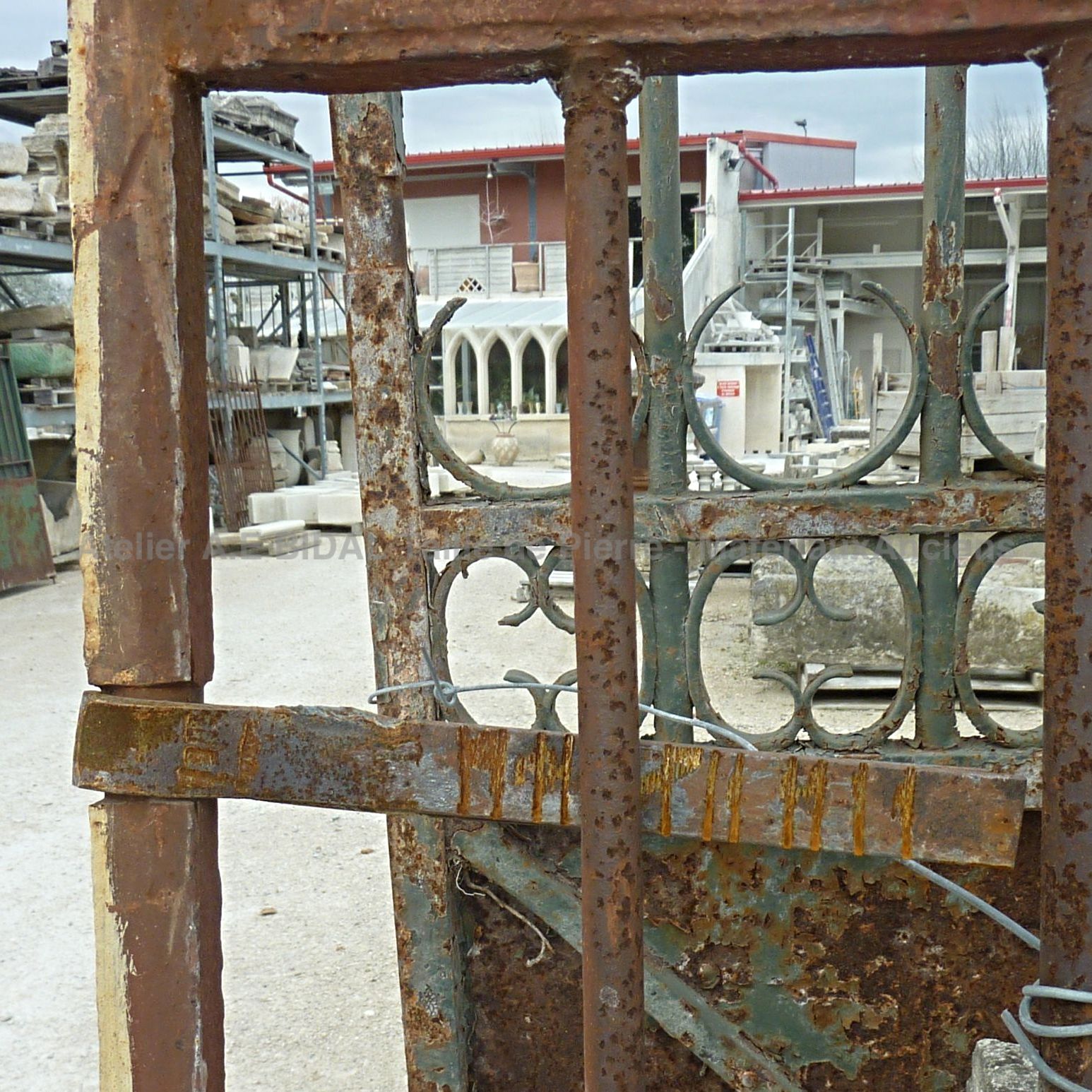 Reclaimed narrow 2-doors gate in riveted wrought iron