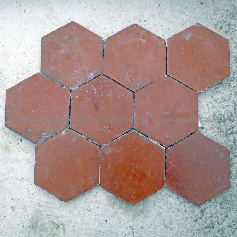 Tomette provençale rouge : anciennes tomettes 18,8x18,cm en terre cuite rouge par Alain BIDAL