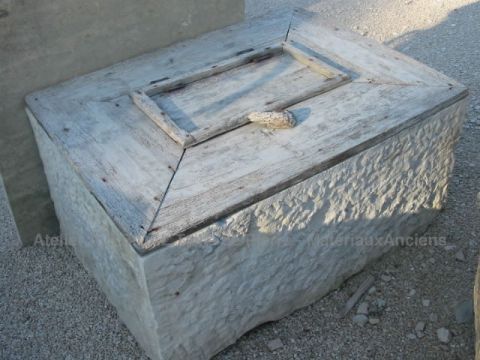 Garden fountain - water fountain hand made in Provence