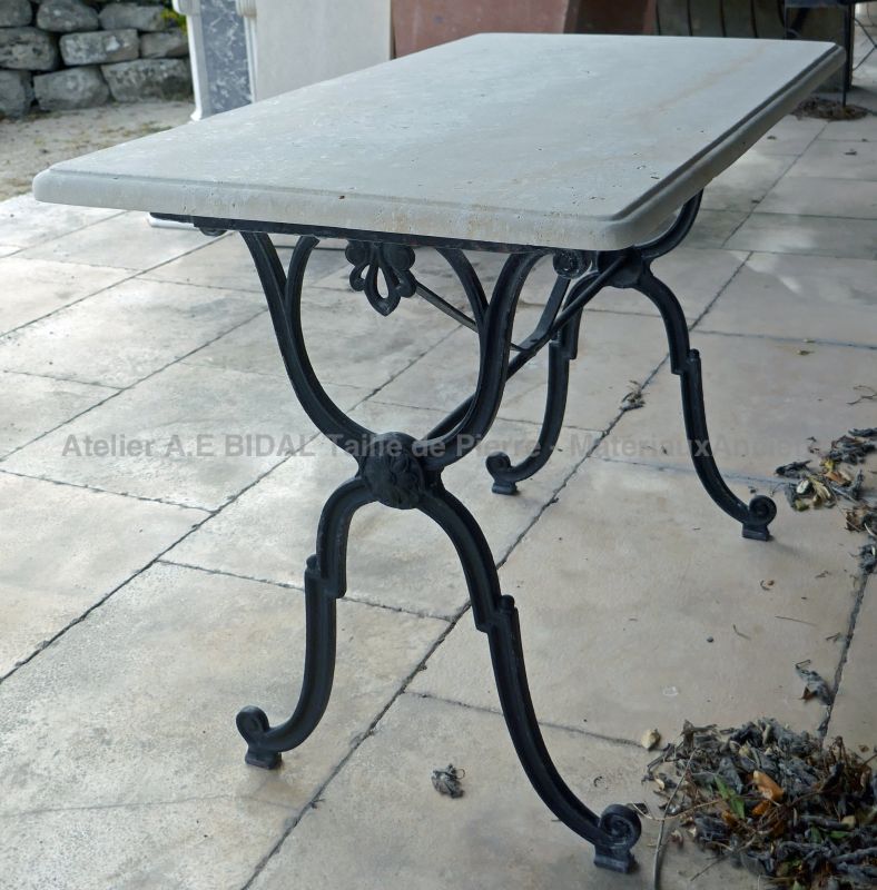 Old-fashioned table - bistro table in old cast iron and Avy stone - Atelier Alain BIDAL (Provence)