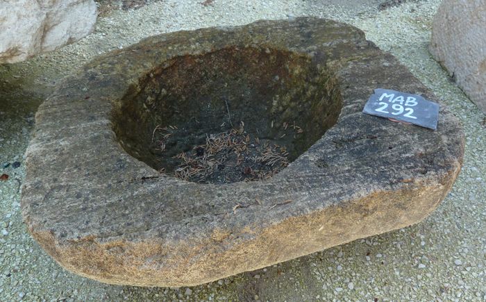 Beautiful stone stool - tdecoration of the terrace or garden - Bidal.
