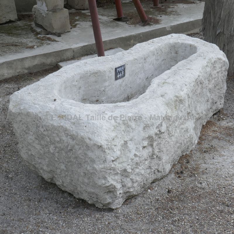 Bac à fleurs en pierre pour jardin ou terrasse en vente en Provence chez Alain BIDAL