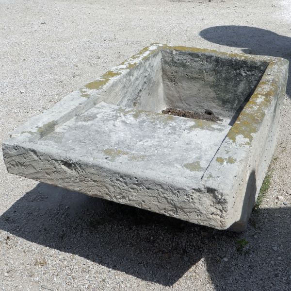 Ancient stone wash house, an outdoor washhouse full of charm.