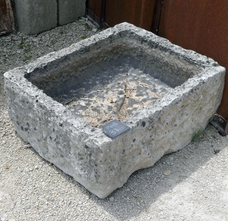 Charming shallow antique stone trough - Shallow stone trough ideal as a rusticly charming planter.