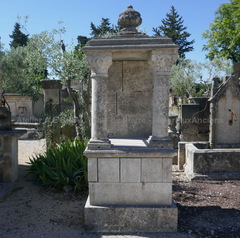 Beautiful oratory in stone ǀ Alain Bidal Antique Materials - Provence