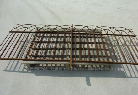 Beau garde corps ancien / belle grille ancienne - vente par lot.