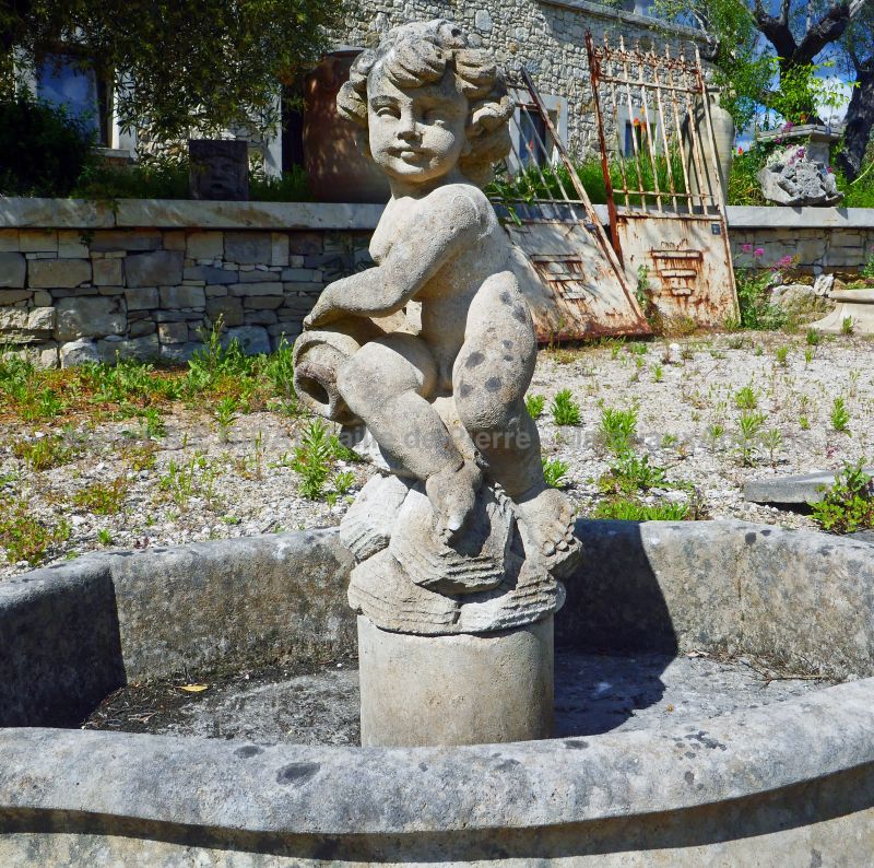 Fontaine de jardin en pierres anciennes - Atelier Alain BIDAL (Provence)